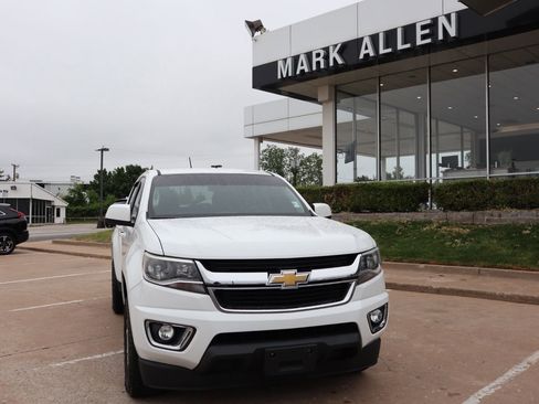 Used 2015 Chevrolet Colorado LT w/ LT Convenience Package RWD image 8