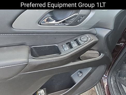 Used 2023 Chevrolet Traverse LT FWD image 13