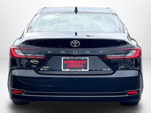 Used 2025 Toyota Camry XLE image 4