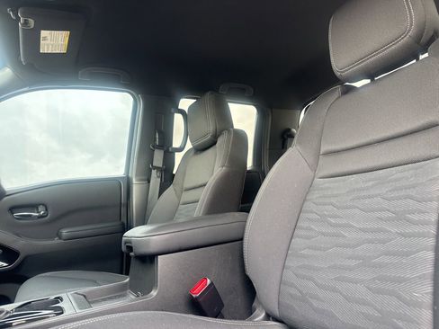 Certified 2023 Nissan Frontier SV w/ Midnight Edition Package RWD image 38