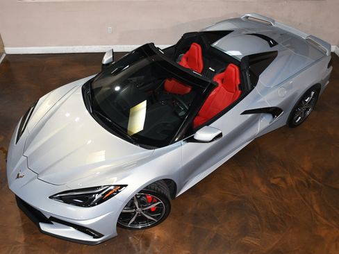 Used 2022 Chevrolet Corvette Stingray Convertible w/ Z51 Performance Package RWD image 74