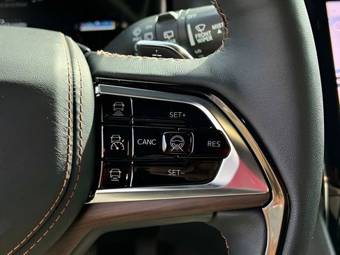 New 2025 Jeep Grand Cherokee L Summit w/ Advanced Protech Group IV AWD/4WD image 18