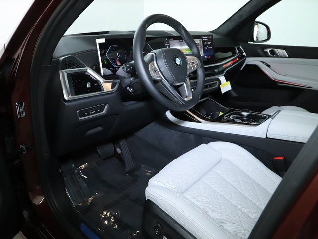 Used 2027 BMW X7 xDrive40i AWD/4WD image 22