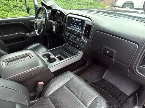 Used 2017 Chevrolet Silverado 2500 LTZ w/ Duramax Plus Package AWD/4WD image 31