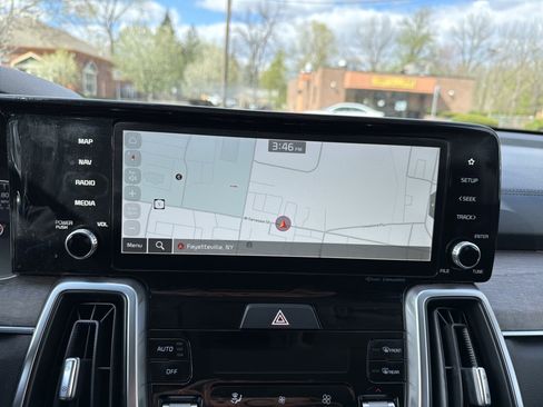 Used 2023 Kia Sorento S AWD/4WD image 19