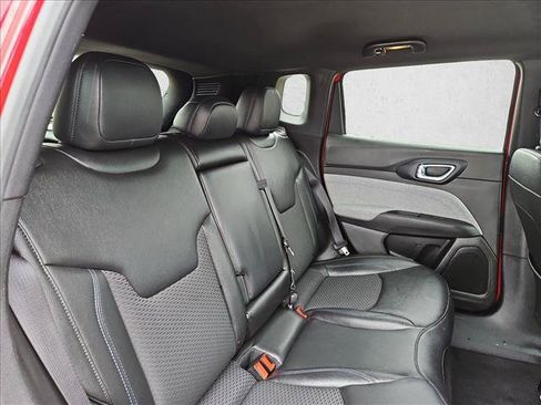 Used 2024 Jeep Compass Latitude AWD/4WD image 19