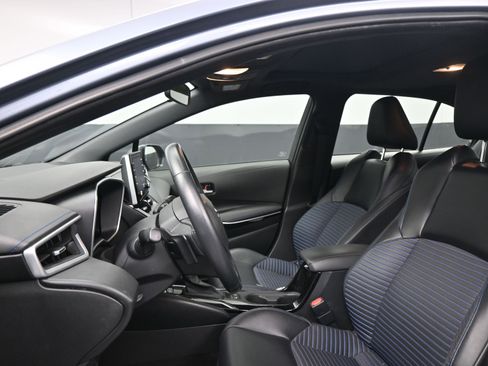 Used 2020 Toyota Corolla XSE image 17