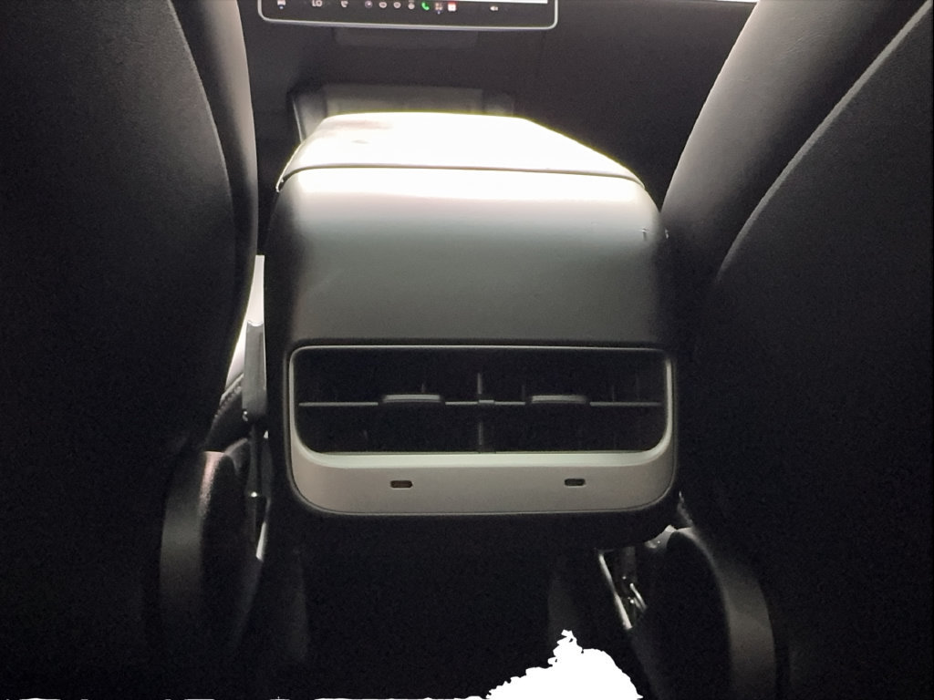 Used 2023 Tesla Model Y Long Range AWD/4WD image 39