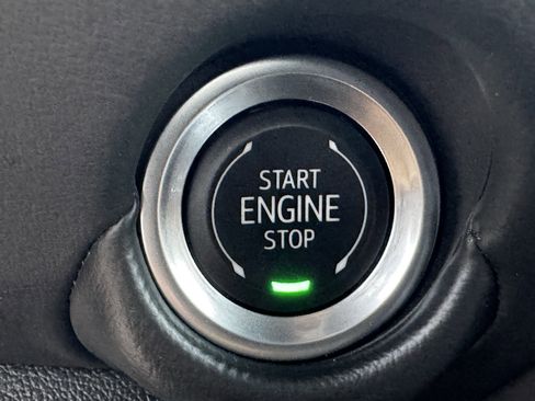 Used 2025 Chevrolet Suburban Z71 AWD/4WD image 22