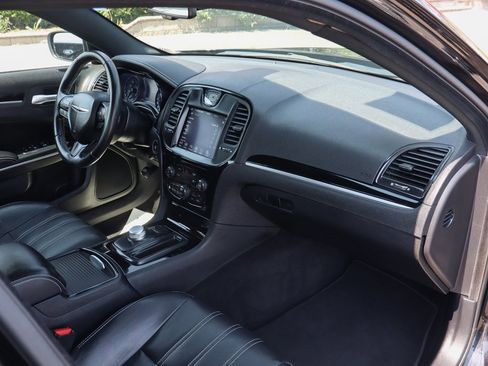 Used 2020 Chrysler 300 S image 38