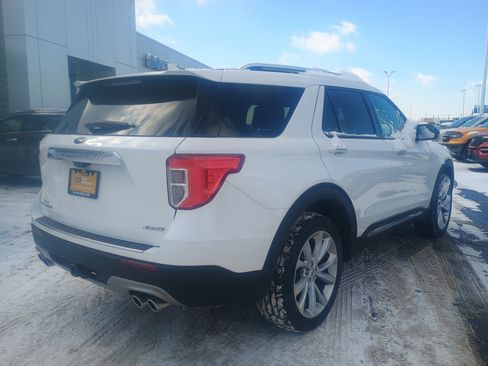 Certified 2022 Ford Explorer Platinum w/ Technology Package image 16