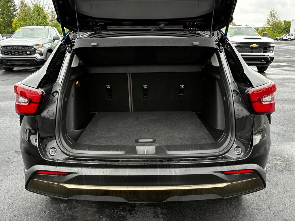 Used 2024 Chevrolet Trax ACTIV w/ Sunroof Package FWD image 33