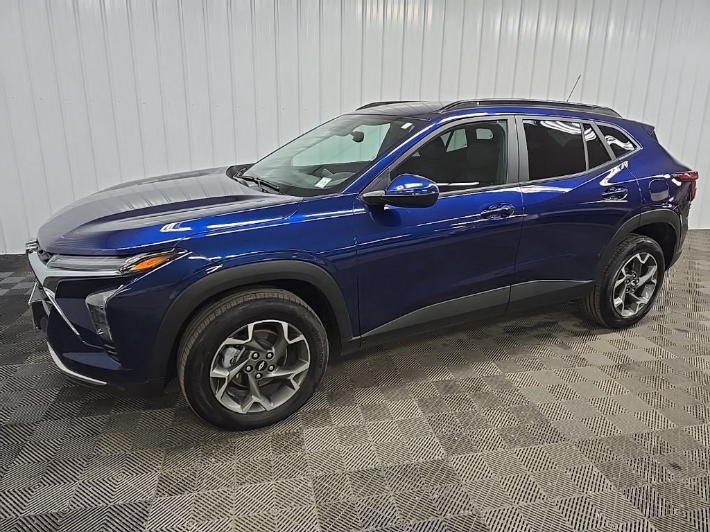 Used 2024 Chevrolet Trax LT w/ LT Convenience Package FWD image 6