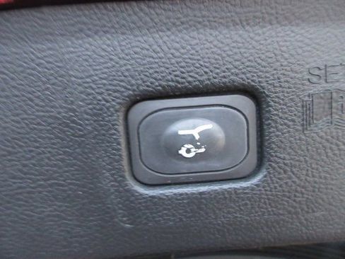 Used 2024 Ford Edge Titanium image 29