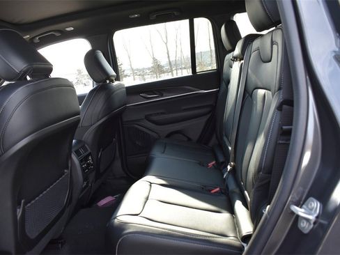 New 2025 Jeep Grand Cherokee Limited w/ Trailer Tow Package image 29