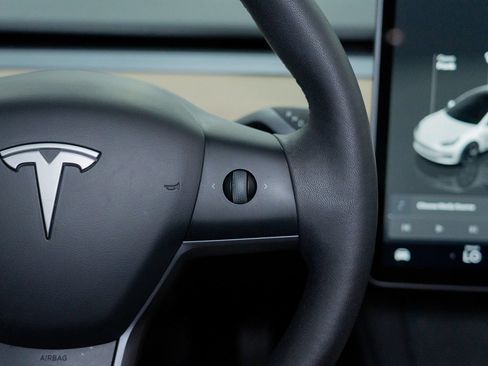 Used 2023 Tesla Model 3 Standard Range RWD image 28