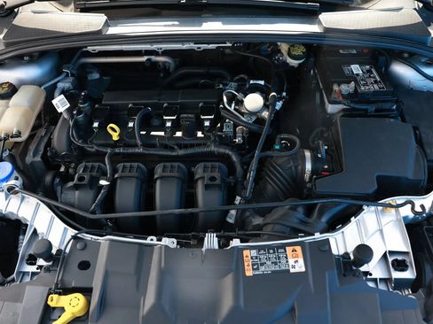 Used 2016 Ford Focus SE FWD image 12