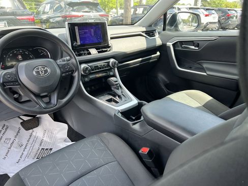 Used 2024 Toyota RAV4 XLE FWD image 30
