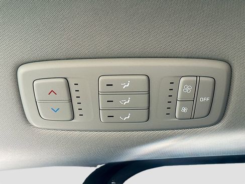 Certified 2024 Kia Carnival LX image 22