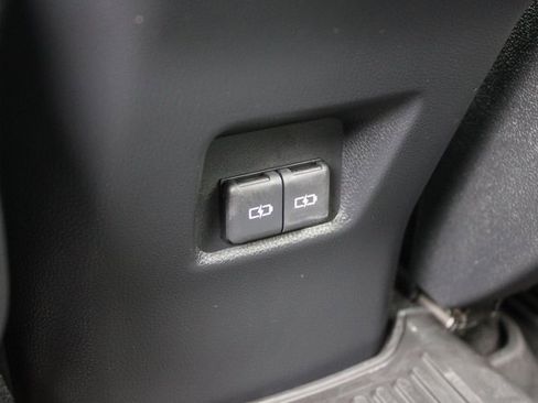 Used 2023 Toyota RAV4 XLE Premium image 38