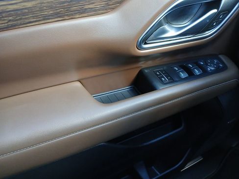 Used 2023 Chevrolet Tahoe High Country w/ Advanced Technology Package image 24