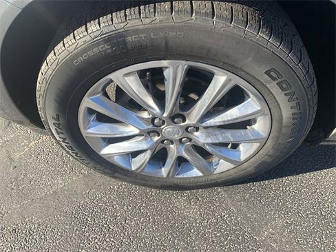 Certified 2020 Buick Enclave Essence w/ Sound and Sites Package image 33