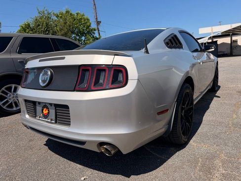 Used 2013 Ford Mustang GT RWD image 3