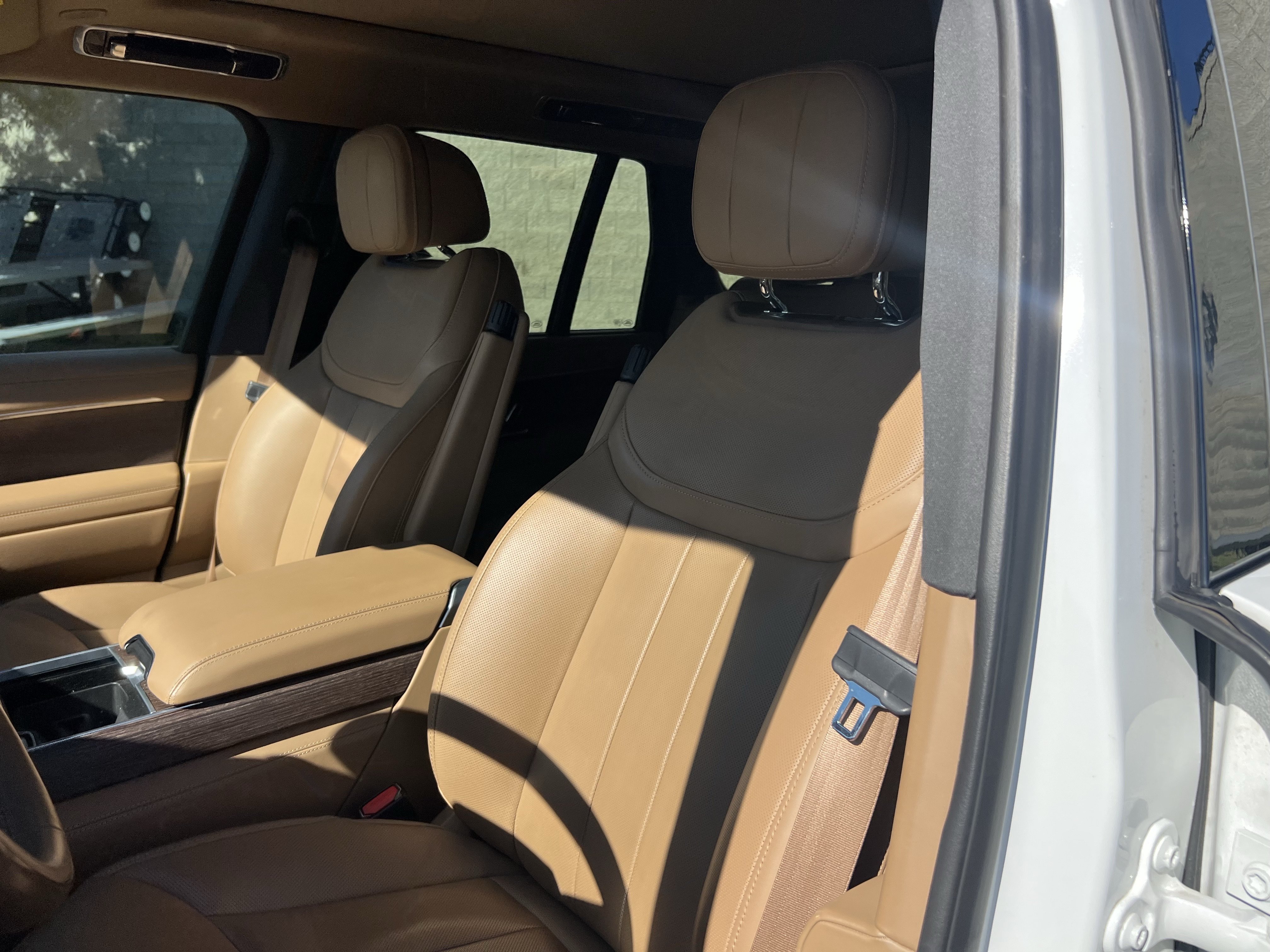 Used 2023 Land Rover Range Rover SE AWD/4WD image 18
