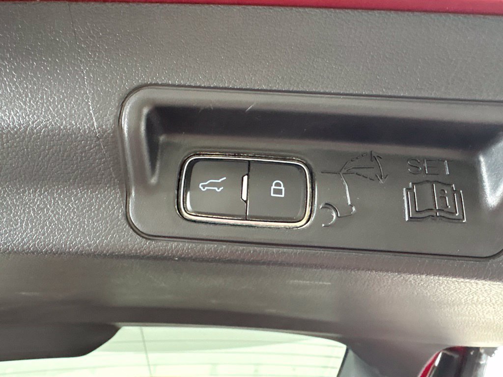 Used 2020 Ford Explorer XLT w/ Equipment Group 202A AWD/4WD image 53