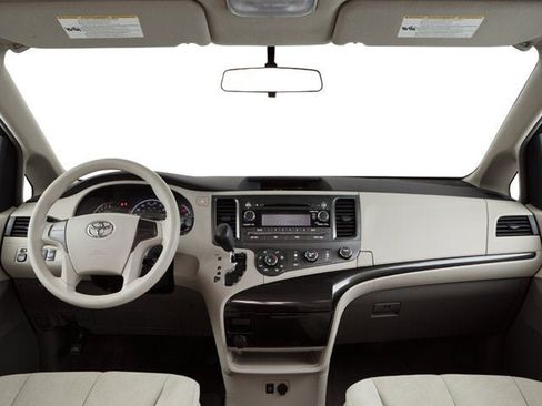 Used 2013 Toyota Sienna XLE w/ Entertainment Pkg AWD/4WD image 10