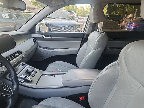 Used 2021 Hyundai Palisade SEL w/ Premium Package FWD image 6