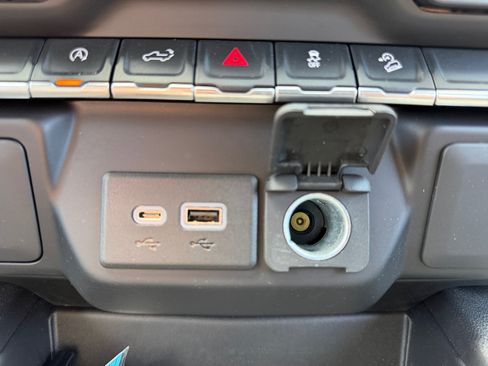 Used 2021 GMC Sierra 1500 Elevation AWD/4WD image 16