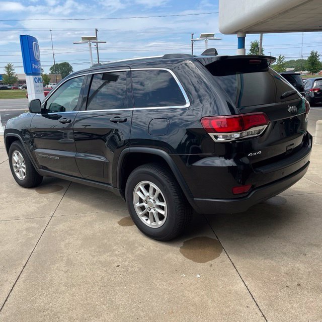 Used 2020 Jeep Grand Cherokee Laredo AWD/4WD image 3