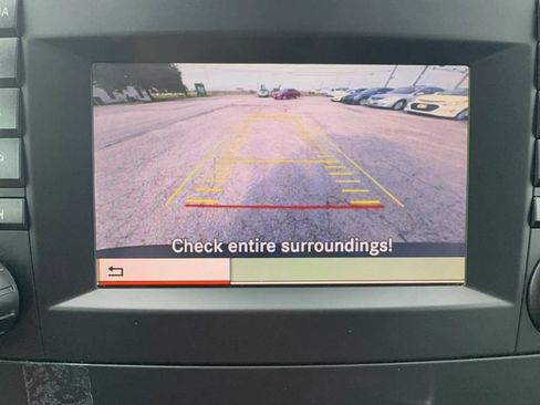 Used 2018 Mercedes-Benz Metris Passenger image 17