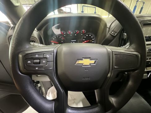 Used 2025 Chevrolet Silverado 1500 Custom image 15