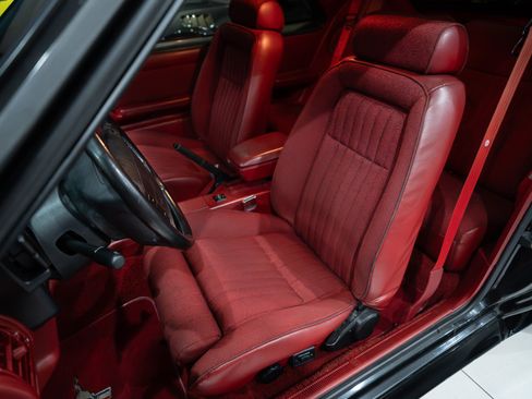 Used 1990 Ford Mustang GT RWD image 8