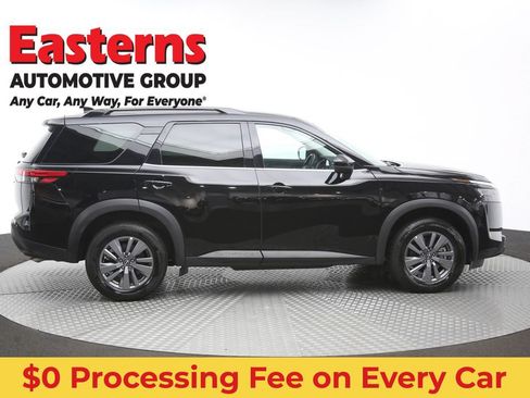 Used 2025 Nissan Pathfinder SV FWD image 46