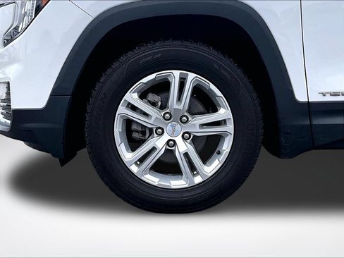 Used 2023 GMC Terrain SLE w/ Driver Convenience Package AWD/4WD image 10