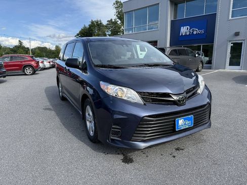 Used 2020 Toyota Sienna L FWD image 4