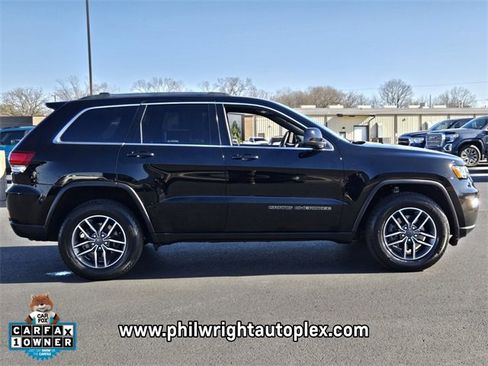 Used 2020 Jeep Grand Cherokee Laredo w/ 18" Wheel & 8.4" Radio Group image 2