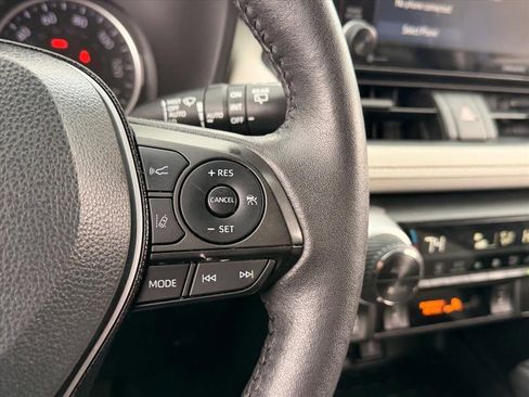 Used 2021 Toyota RAV4 XLE w/ Convenience Package image 17