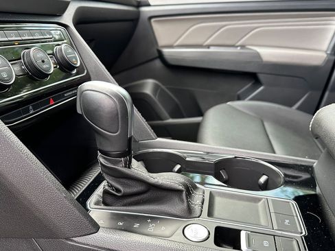 Used 2023 Volkswagen Atlas SE image 10