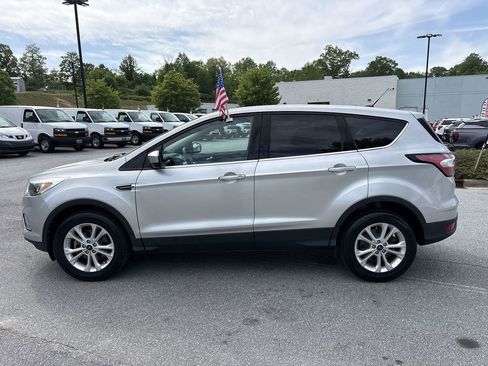 Used 2017 Ford Escape SE FWD image 10