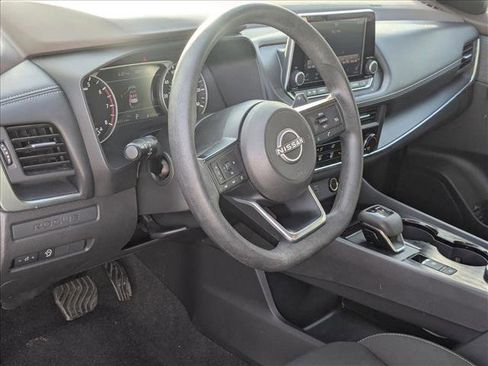Used 2023 Nissan Rogue S image 10