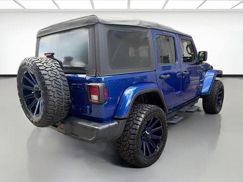 Used 2019 Jeep Wrangler Unlimited Sahara AWD/4WD image 7