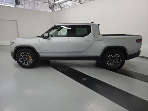 Used 2022 Rivian R1T Adventure AWD/4WD image 2