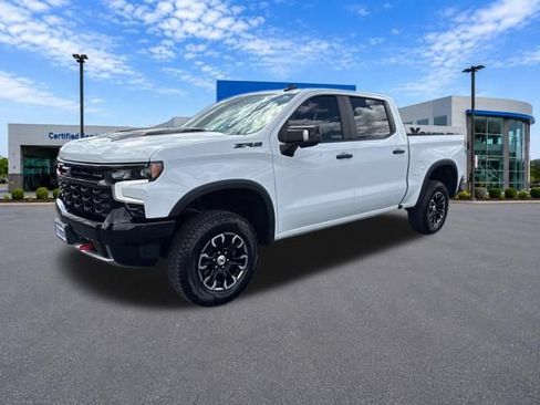 Used 2023 Chevrolet Silverado 1500 ZR2 w/ Technology Package AWD/4WD image 3