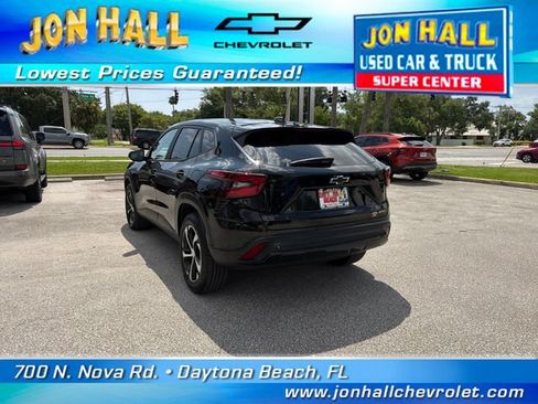 Used 2026 Chevrolet Trax RS FWD image 8