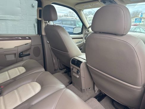 Used 2004 Ford Explorer Eddie Bauer image 23