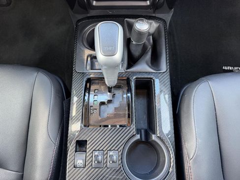 Used 2022 Toyota 4Runner TRD Off-Road Premium AWD/4WD image 29